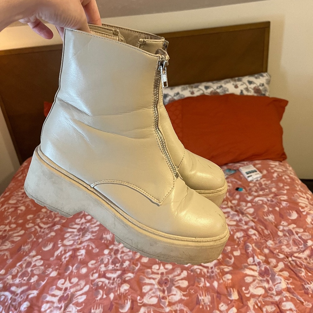 Platform Cream Boots